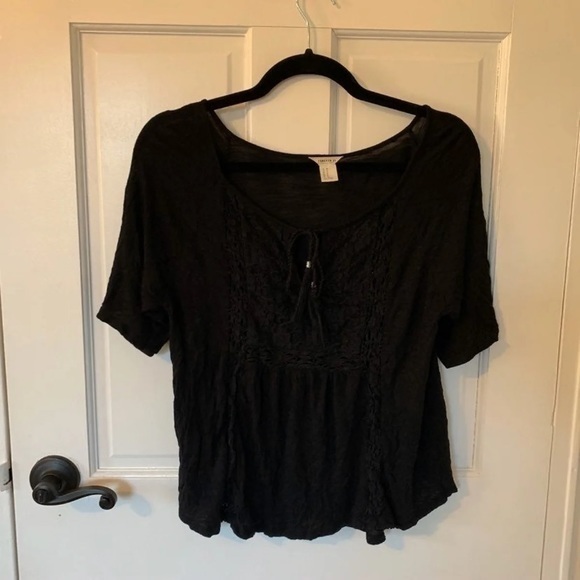 Forever 21 Tops - 🩷 black lace and tassel peasant short sleeve blouse